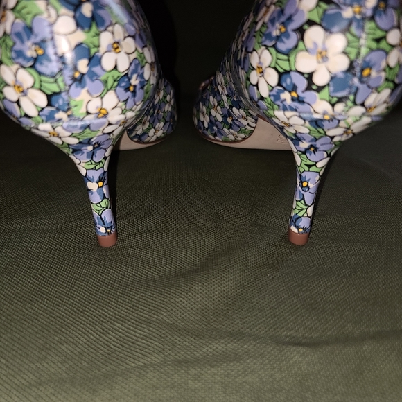 Tory Burch Heels - Picture 12 of 17